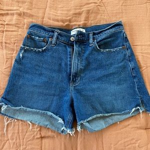 Abercrombie curve love mom shorts